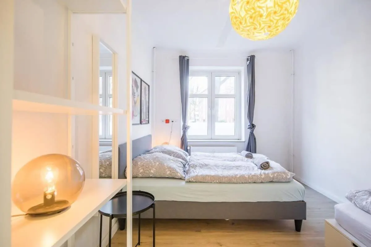 Spacious Two Br Close To Stadtpark And Street Parking Hamburg Apartament
