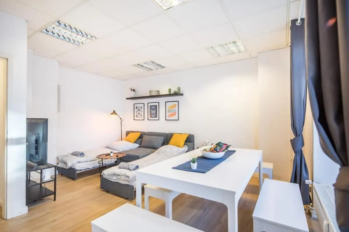 Spacious Two Br Close To Stadtpark And Street Parking Hamburg Apartament