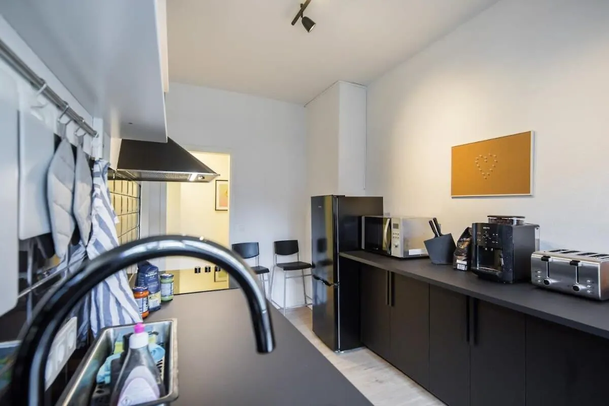 Apartament Spacious Two Br Close To Stadtpark And Street Parking Hamburg
