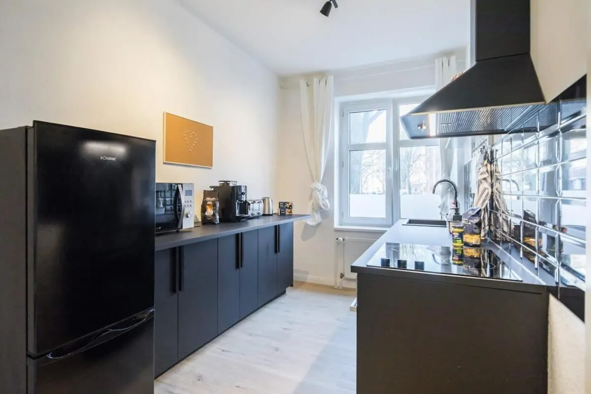 Spacious Two Br Close To Stadtpark And Street Parking Hamburg