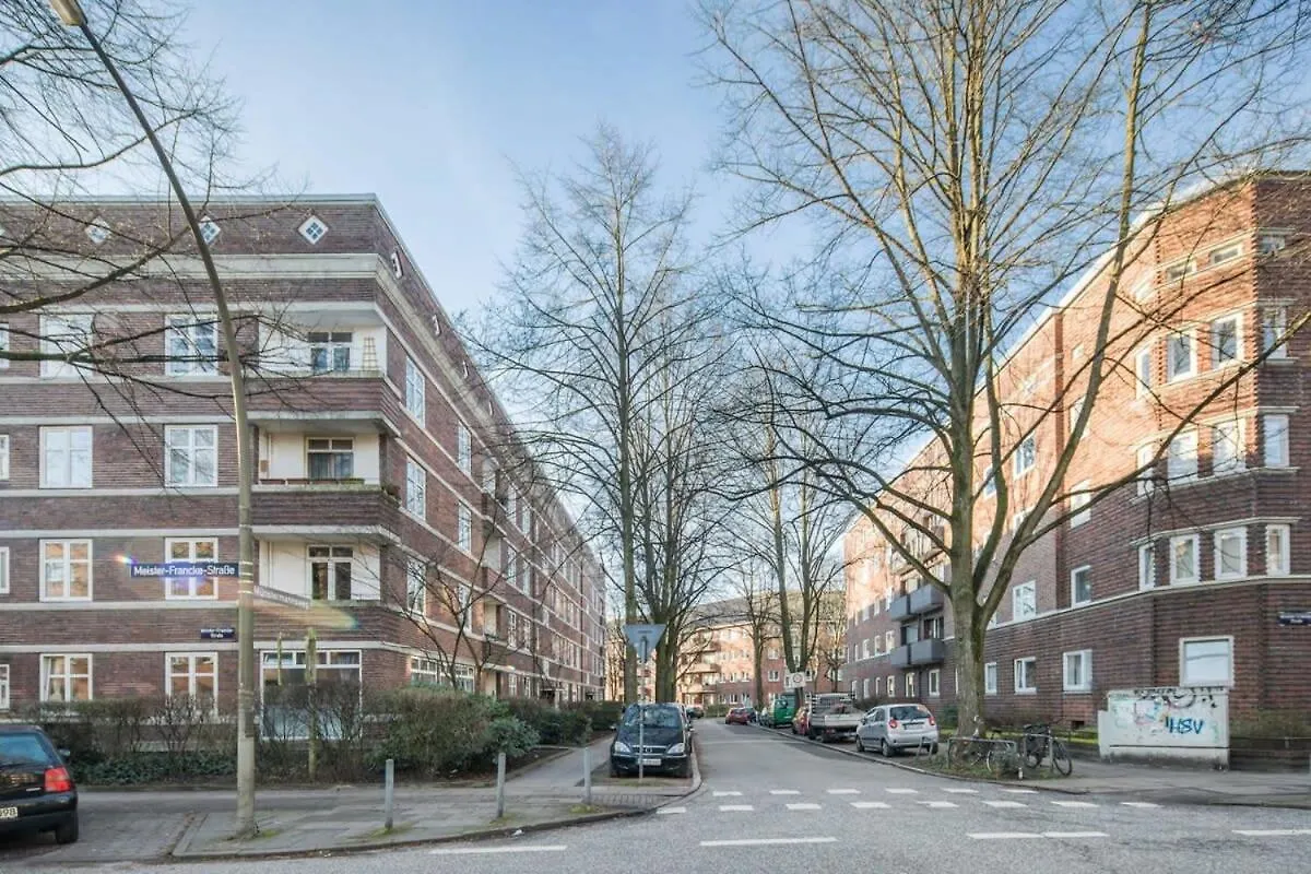 Spacious Two Br Close To Stadtpark And Street Parking Hamburg Apartament