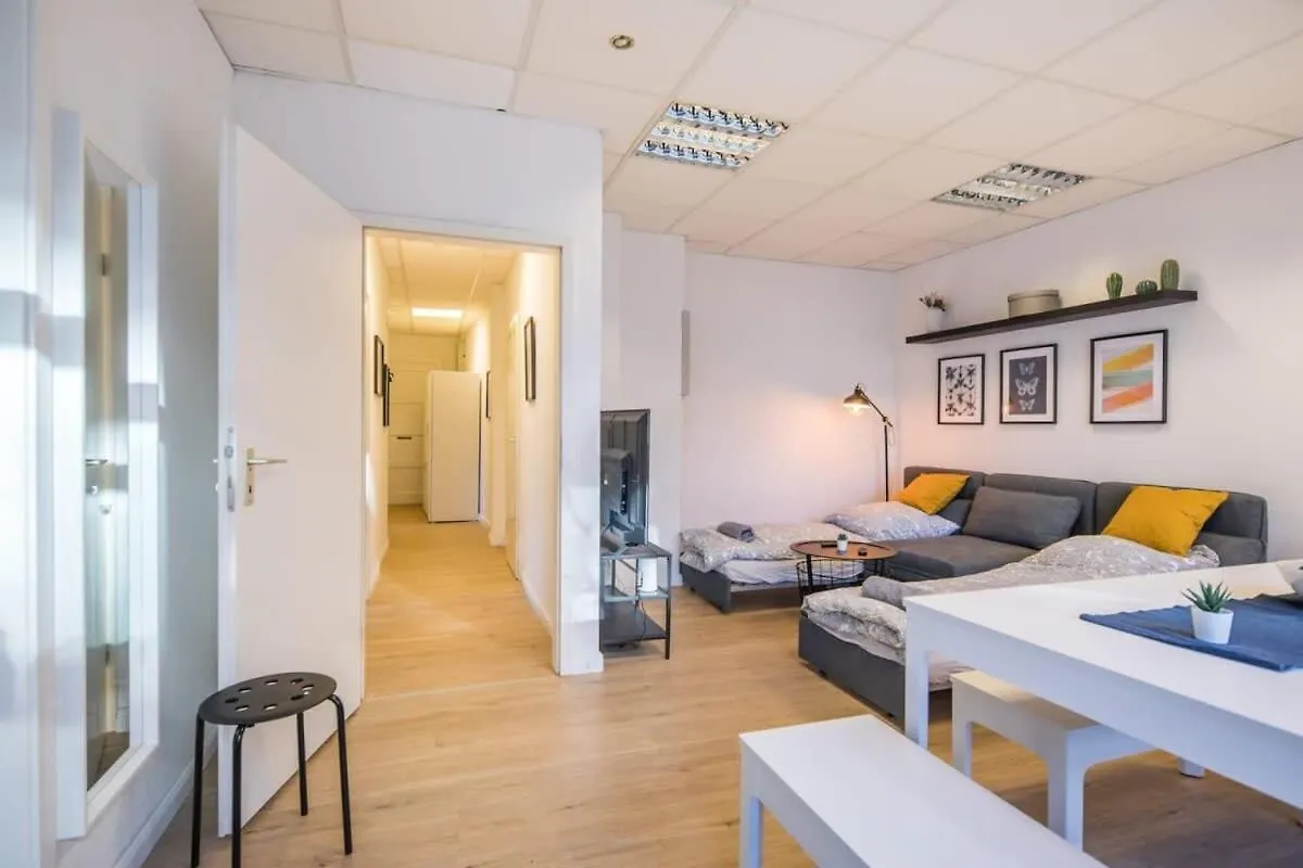 Spacious Two Br Close To Stadtpark And Street Parking Гамбург